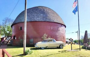 Annual Classic Cars A-Round the Barn